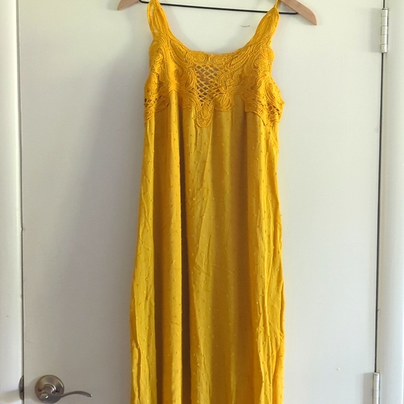 Golden yellow maxi dress, size medium. - Picture 1 of 5